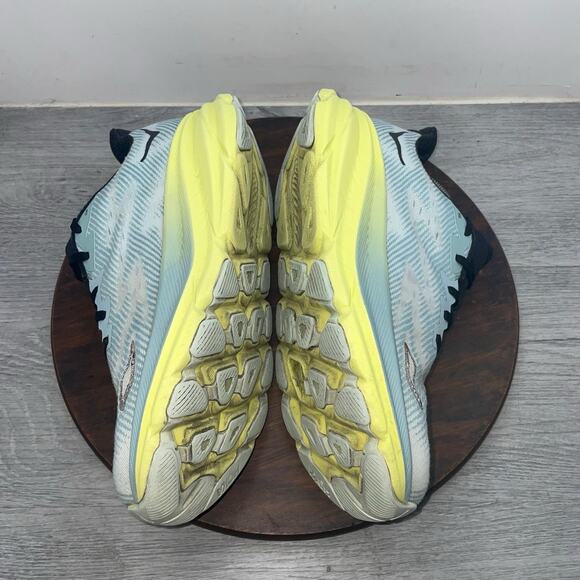 Athletic_Shoes